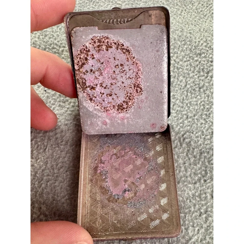Vintage Engraved Silver Tone Metal Powder Rouge Compact‎ Case Ornate Starburst